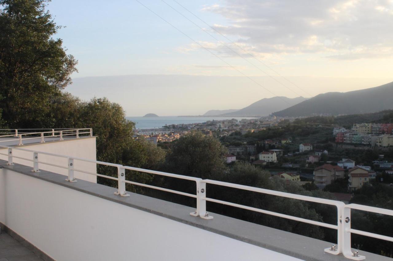 Abelia 4 Apartment Pietra Ligure Exterior photo